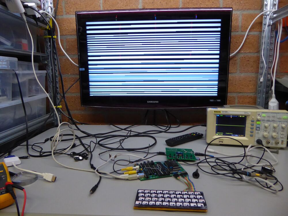 ZX81+38 loading from cassette.JPG