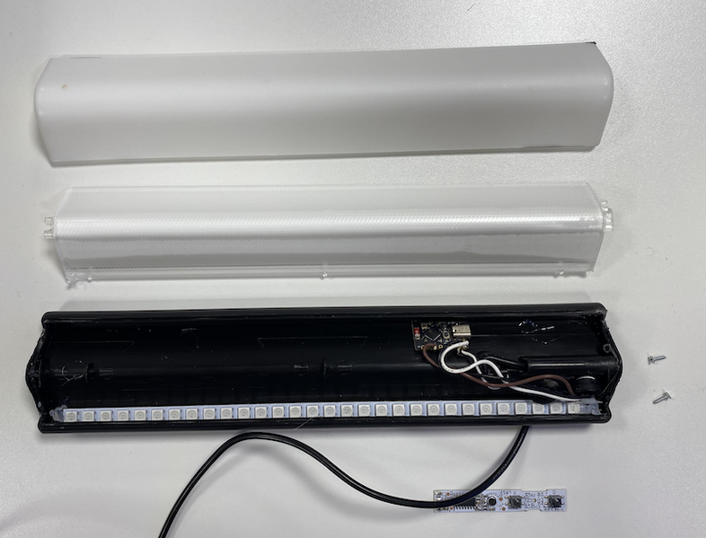 Bestand:Disassembled Skaftsarv with esp32c3 installed.png