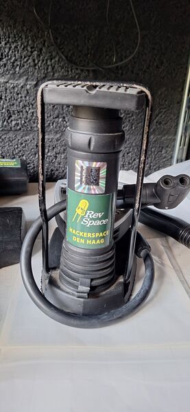 File:420265 - Bicycle Pump (pic 2).jpg